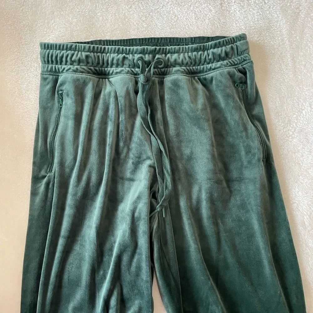 EUC Aerie Dark Green Velour Jogger Sweatpants - Picture 4 of 8